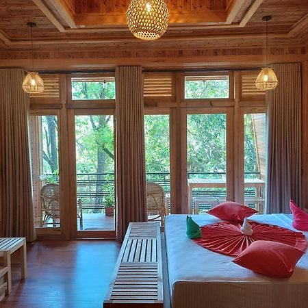 Отель Winwood Элла Экстерьер фото